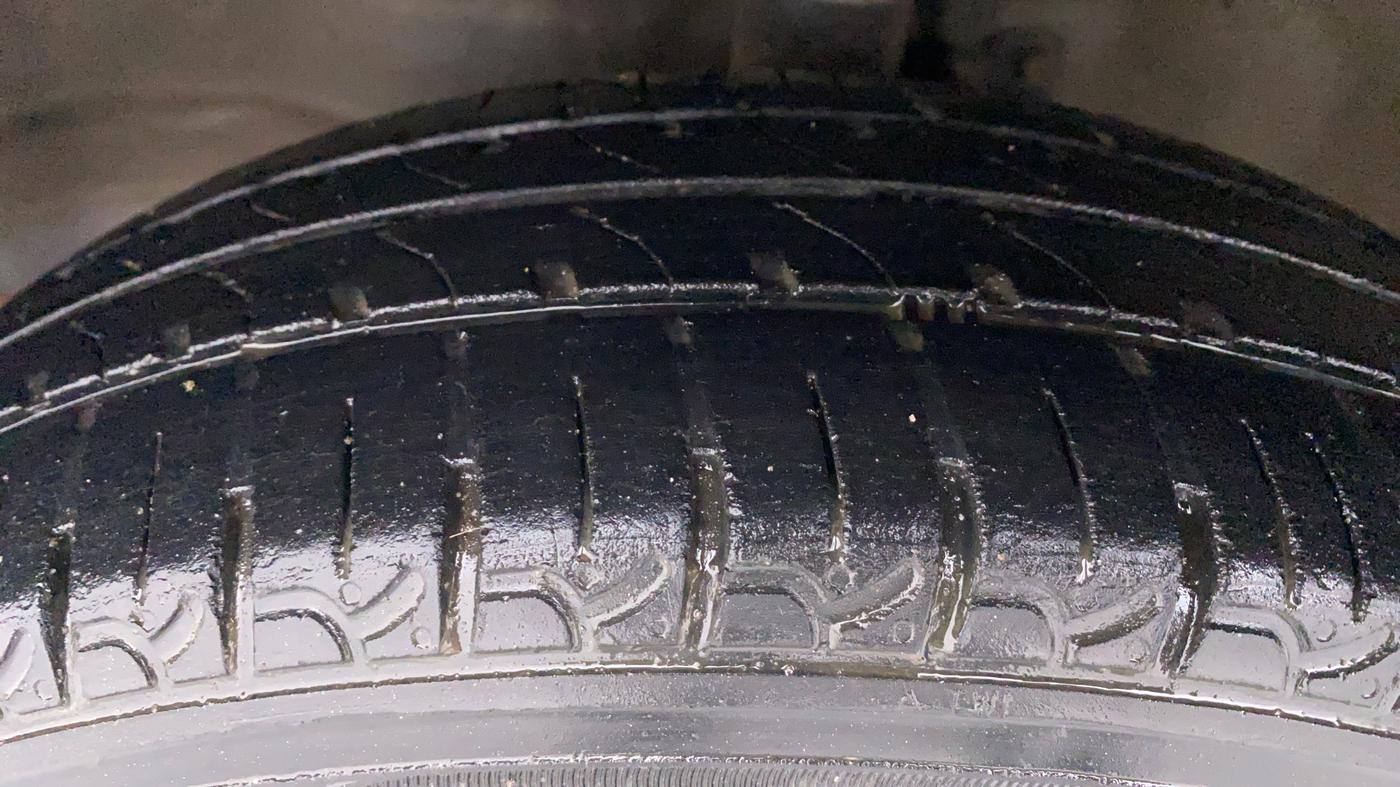2017 Maruti Wagon R 1.0 VXI, Petrol, Manual, 57,580 km, Left Front Tyre Tread