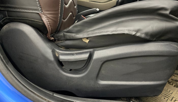 2019 Hyundai Elite i20 MAGNA PLUS 1.2, Petrol, Manual, 36,287 km, Driver Side Adjustment Panel