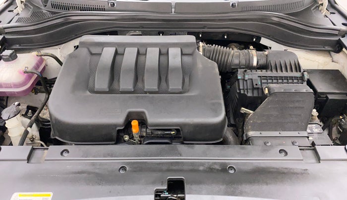 2021 Mahindra XUV700 AX 7 LUXURY P AT 7 STR, Petrol, Automatic, 16,885 km, Open Bonet