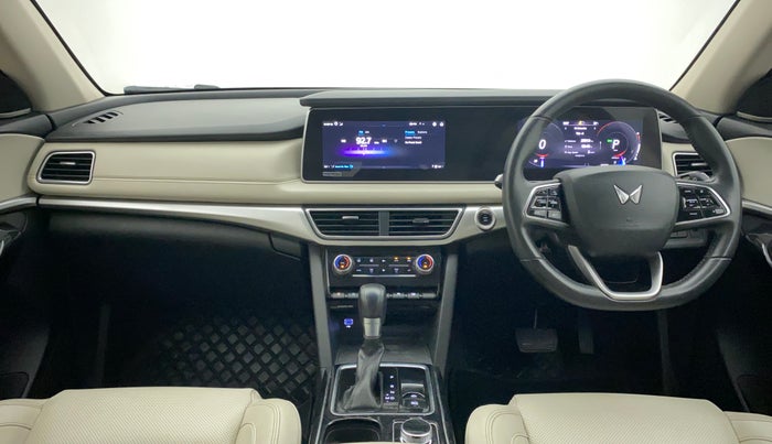 2021 Mahindra XUV700 AX 7 LUXURY P AT 7 STR, Petrol, Automatic, 16,885 km, Dashboard