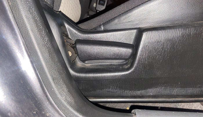 2019 Maruti Alto VXI, Petrol, Manual, 57,853 km, Driver Side Adjustment Panel