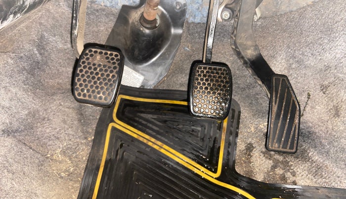 2019 Maruti Alto VXI, Petrol, Manual, 57,853 km, Pedals