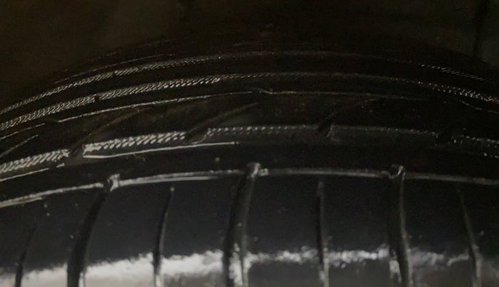 2013 Hyundai Grand i10 ASTA 1.2 KAPPA VTVT, Petrol, Manual, 80,482 km, Right Front Tyre Tread