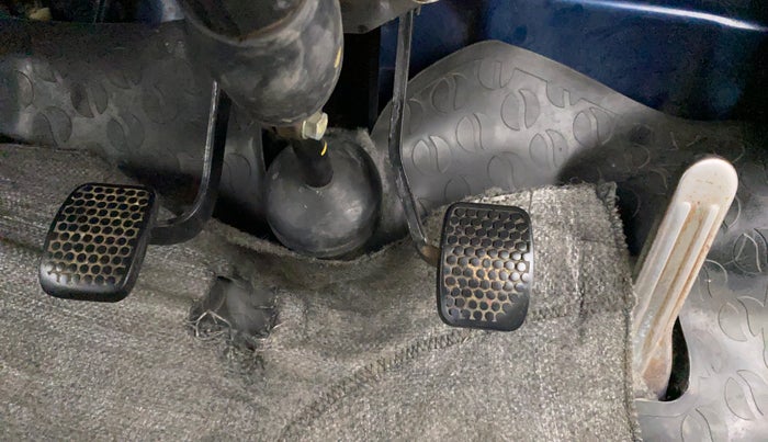 2012 Maruti Omni 5 STR, Petrol, Manual, 56,002 km, Pedals