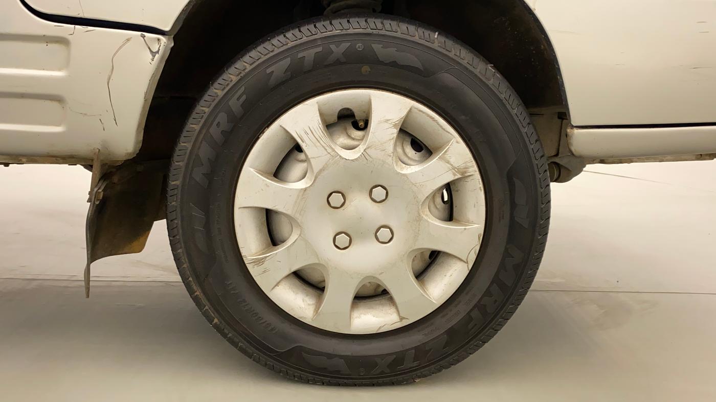 2012 Maruti Omni 5 STR, Petrol, Manual, 56,002 km, Right Front Wheel