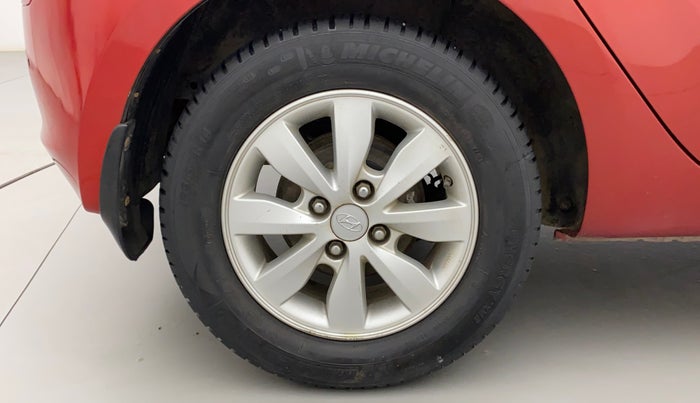 2012 Hyundai i20 SPORTZ 1.2, Petrol, Manual, 1,14,902 km, Right Rear Wheel