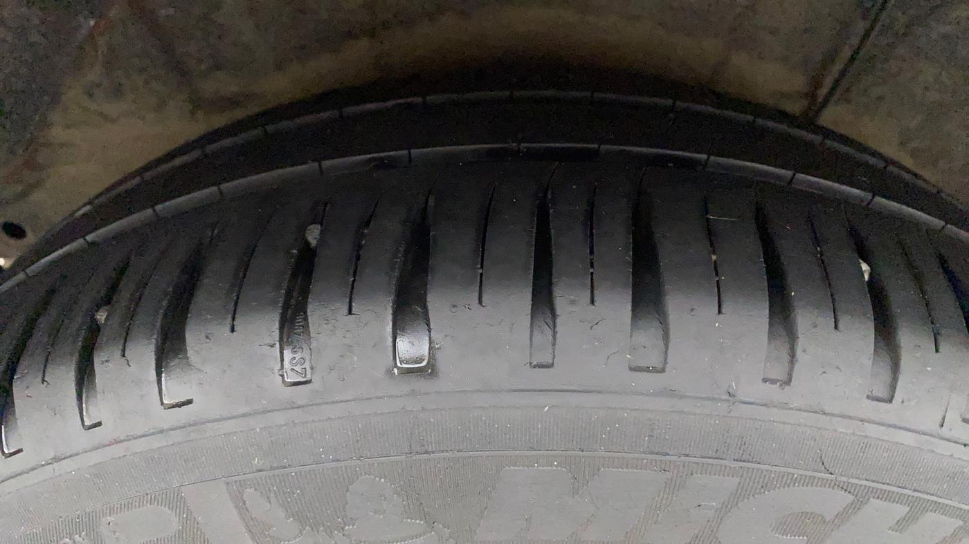 2012 Hyundai i20 SPORTZ 1.2, Petrol, Manual, 1,14,902 km, Right Rear Tyre Tread