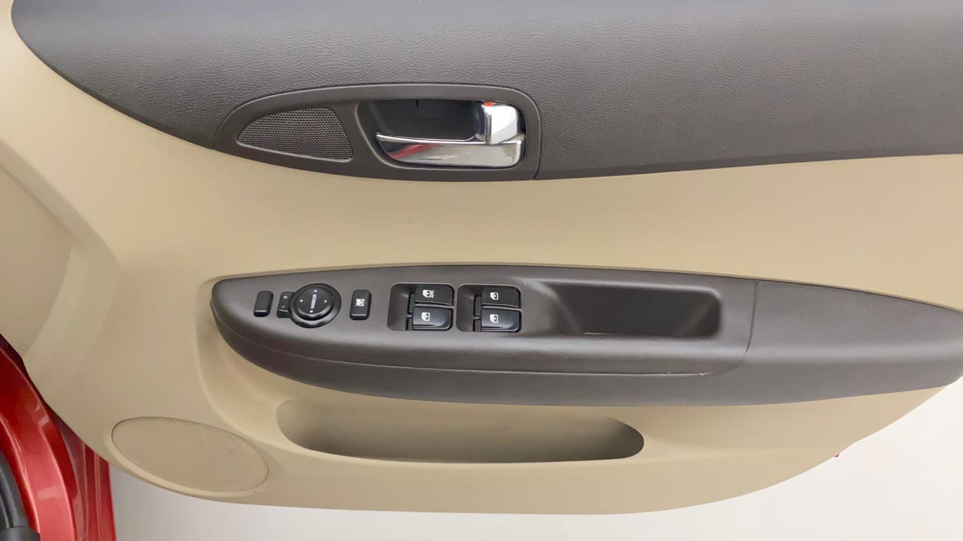 2012 Hyundai i20 SPORTZ 1.2, Petrol, Manual, 1,14,902 km, Driver Side Door Panels Control