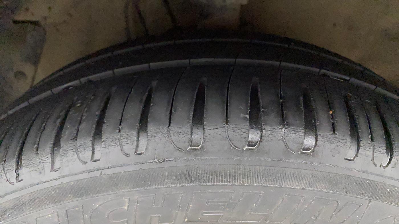 2012 Hyundai i20 SPORTZ 1.2, Petrol, Manual, 1,14,902 km, Left Front Tyre Tread