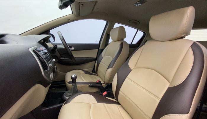 2012 Hyundai i20 SPORTZ 1.2, Petrol, Manual, 1,14,902 km, Right Side Front Door Cabin