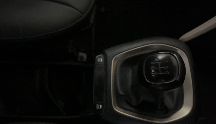 2019 Hyundai NEW SANTRO ERA EXECUTIVE, Petrol, Manual, 29,680 km, Gear Lever