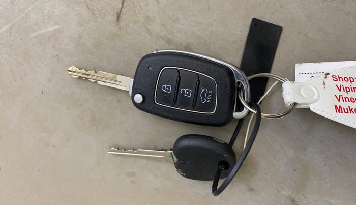 2023 Hyundai EXTER  SX 1.2 AMT, Petrol, Automatic, 24,738 km, Key Close Up