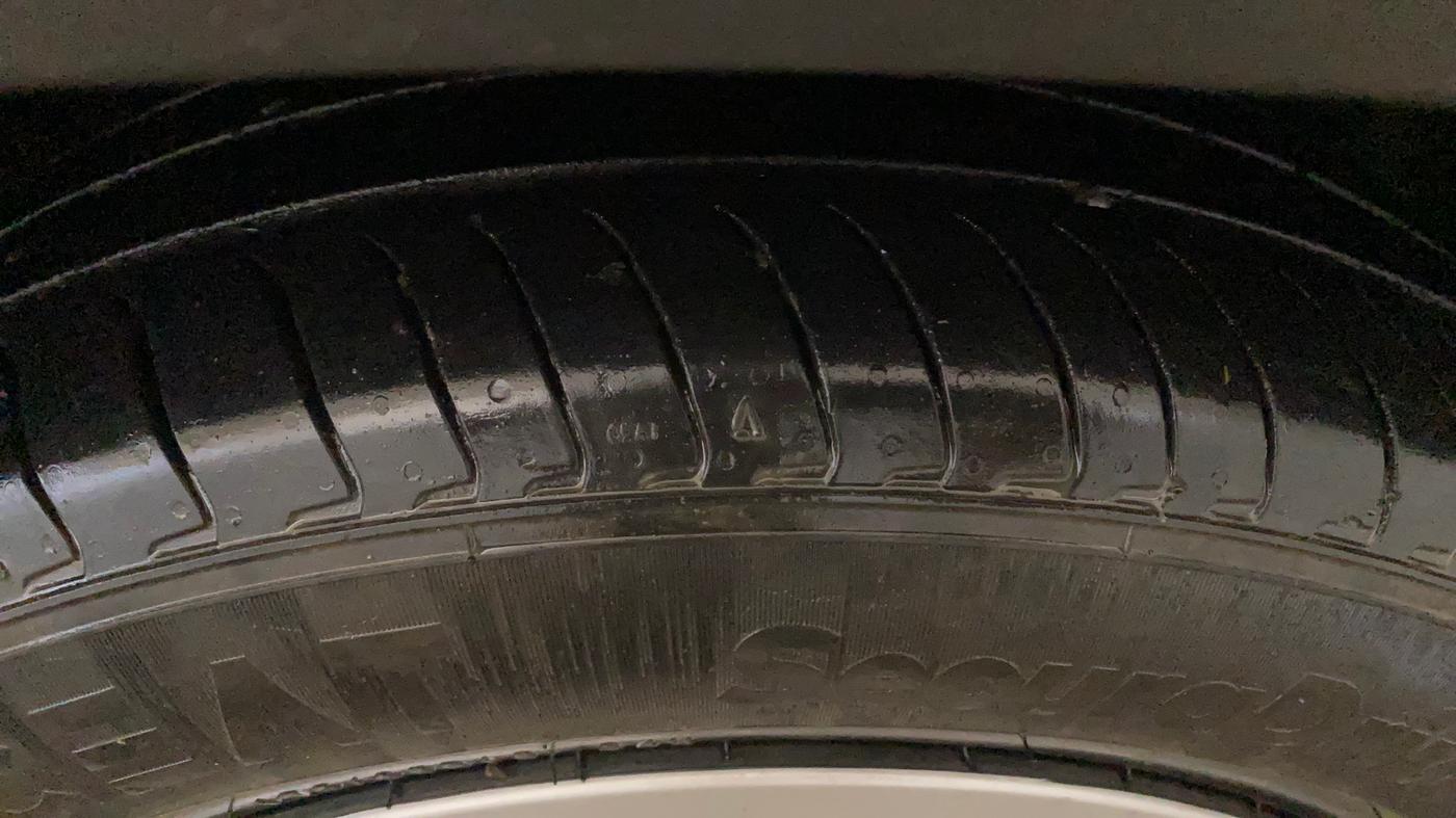2023 Hyundai EXTER  SX 1.2 AMT, Petrol, Automatic, 24,738 km, Right Front Tyre Tread