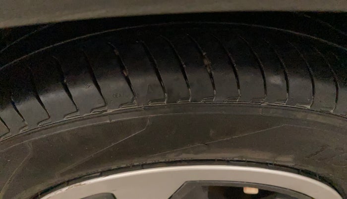 2023 Hyundai EXTER  SX 1.2 AMT, Petrol, Automatic, 24,738 km, Left Front Tyre Tread