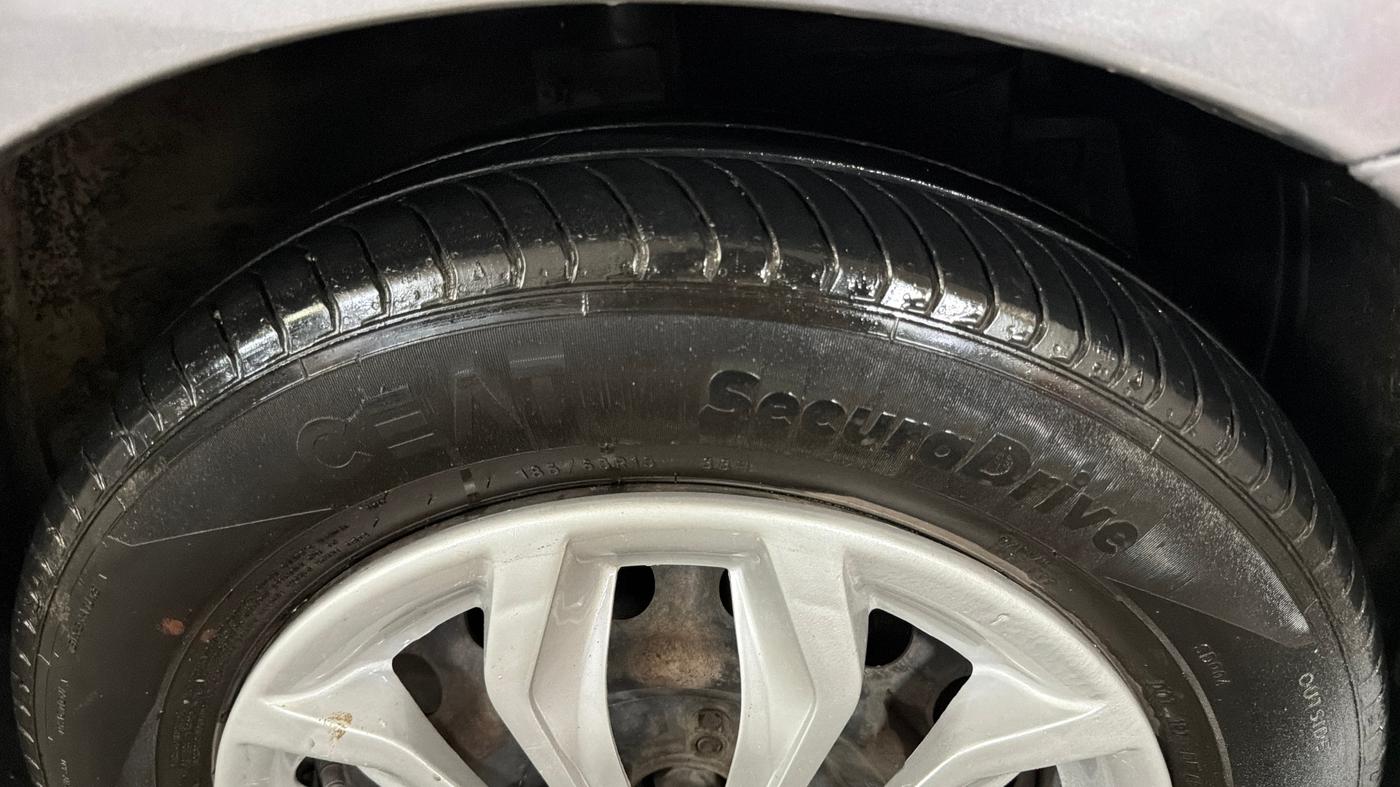 2015 Maruti Ciaz VXI+, Petrol, Manual, 54,438 km, Right Front Tyre Tread