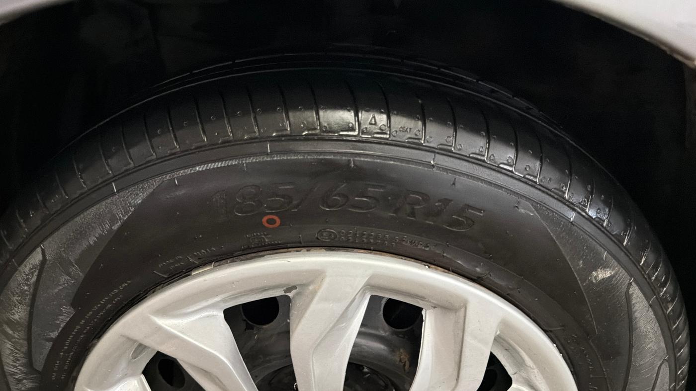 2015 Maruti Ciaz VXI+, Petrol, Manual, 54,438 km, Left Front Tyre Tread
