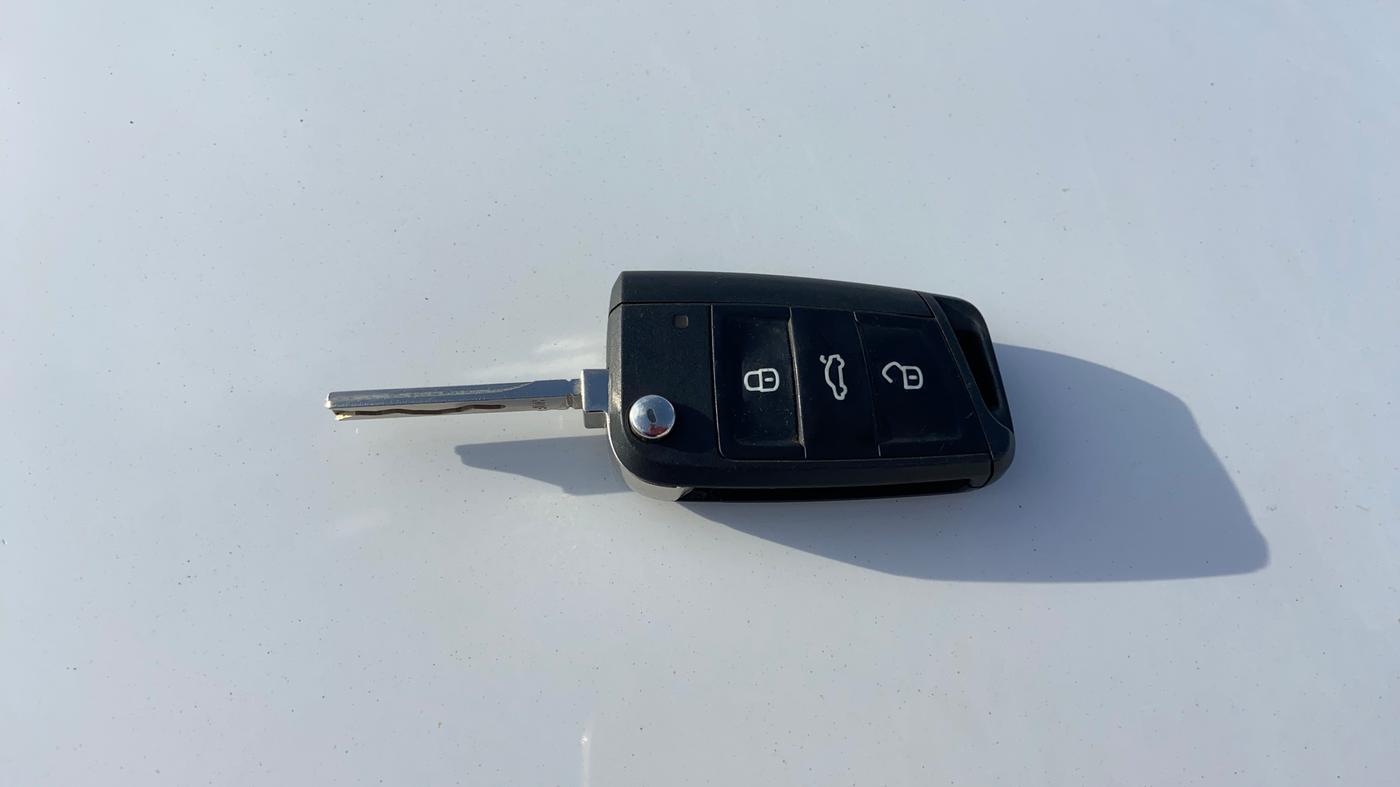 2023 Skoda SLAVIA STYLE 1.0L TSI AT, Petrol, Automatic, 40,673 km, Key Close Up