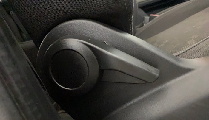 2022 Tata PUNCH ADVENTURE CAMO AMT, Petrol, Automatic, 67,511 km, Driver Side Adjustment Panel