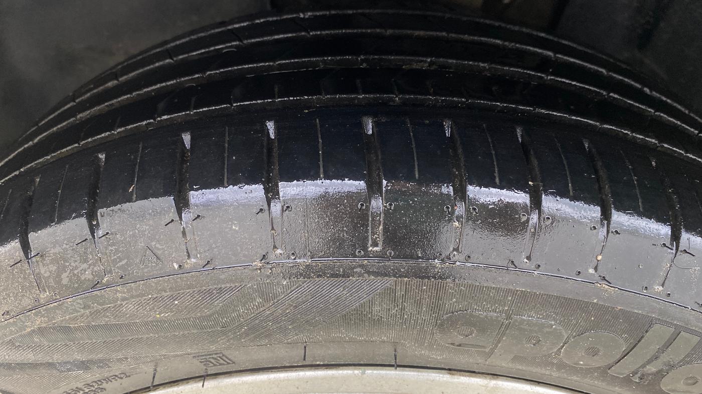 2021 Tata ALTROZ XT PETROL, Petrol, Manual, 30,537 km, Left Front Tyre Tread