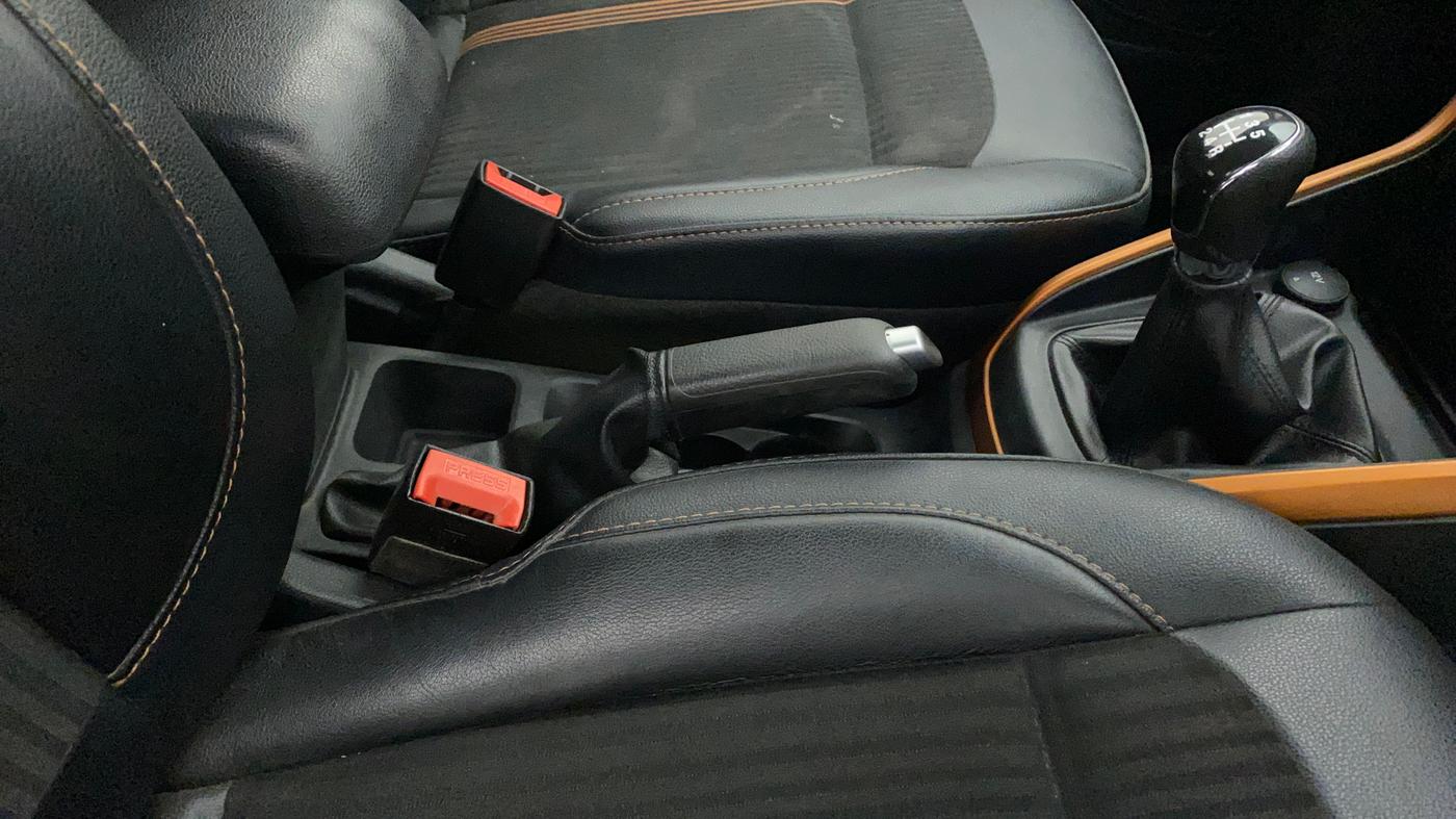 2021 Ford Ecosport TITANIUM 1.5 SPORTS(SUNROOF) PETROL, Petrol, Manual, 42,606 km, Gear Lever