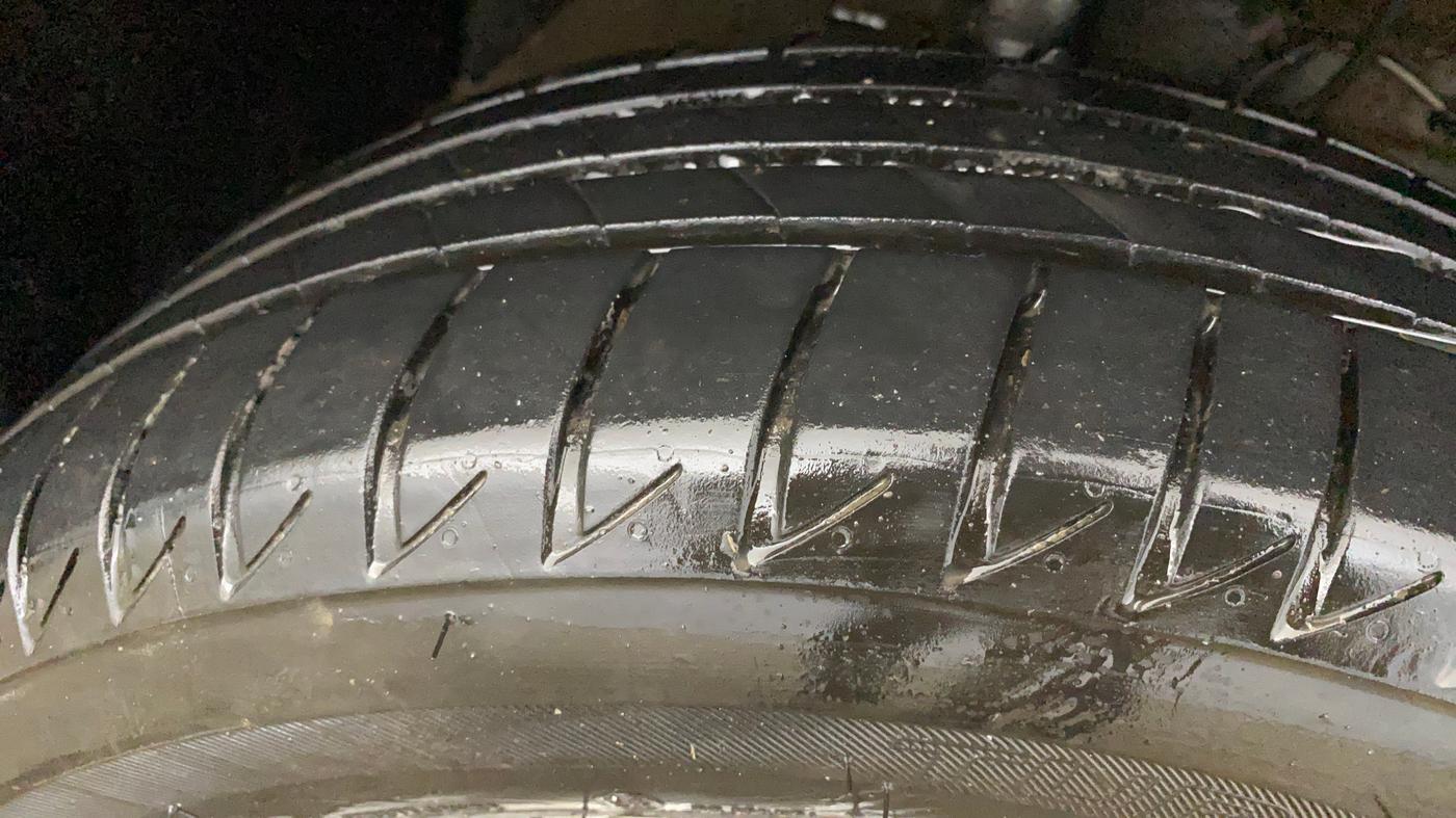 2017 Maruti Vitara Brezza ZDI, Diesel, Manual, 92,036 km, Right Front Tyre Tread