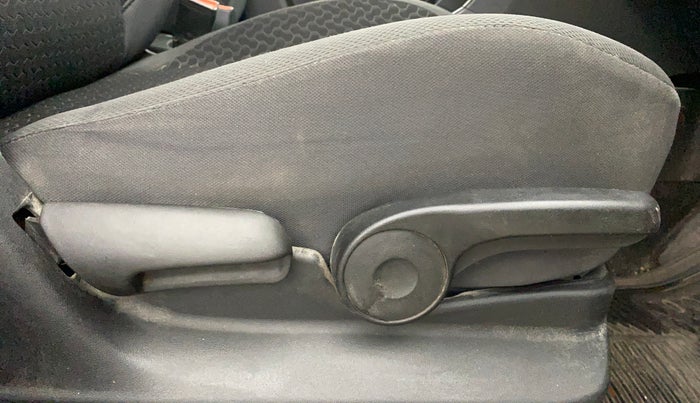 2017 Maruti Vitara Brezza ZDI, Diesel, Manual, 92,036 km, Driver Side Adjustment Panel