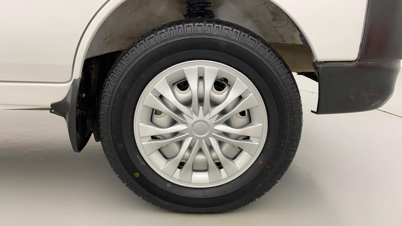 2016 Maruti Eeco 5 STR WITH AC PLUSHTR, Petrol, Manual, 26,188 km, Right Front Tyre