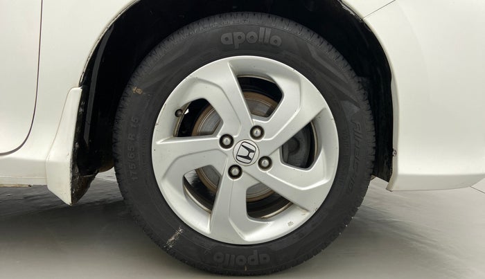 2015 Honda City V MT DIESEL, Diesel, Manual, 1,95,504 km, Right Front Wheel