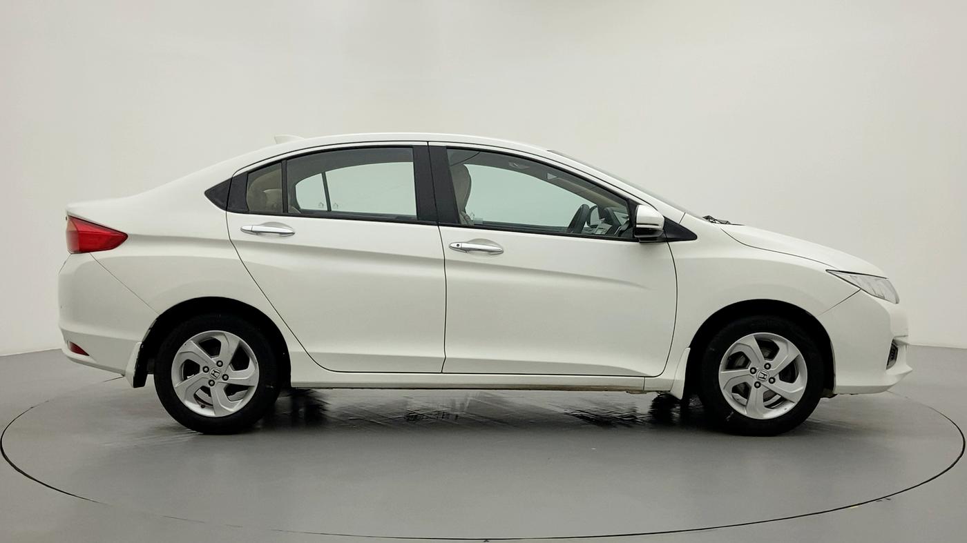 2015 Honda City V MT DIESEL, Diesel, Manual, 1,95,504 km, Right Side View