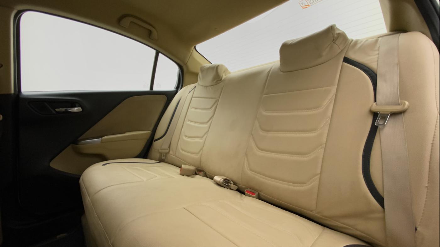 2015 Honda City V MT DIESEL, Diesel, Manual, 1,95,504 km, Right Side Rear Door Cabin
