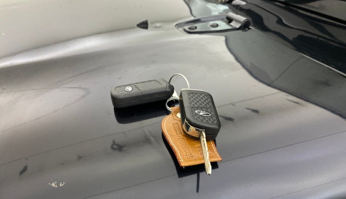 2021 Mahindra Thar LX  P 4WD AT CONVERTIBLE, Petrol, Automatic, 26,908 km, Key Close Up