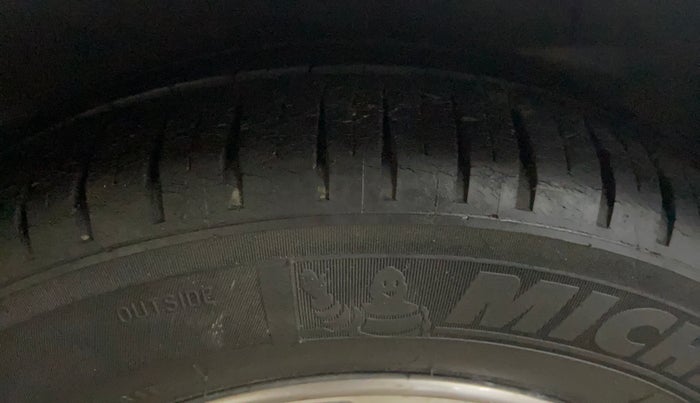 2016 Hyundai Grand i10 ASTA (O) AT 1.2 KAPPA VTVT, Petrol, Automatic, 52,121 km, Right Front Tyre Tread