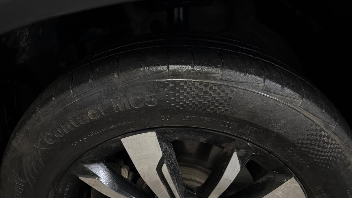 2019 MG HECTOR SHARP 1.5 DCT PETROL, Petrol, Automatic, 46,799 km, Left Front Tyre Tread