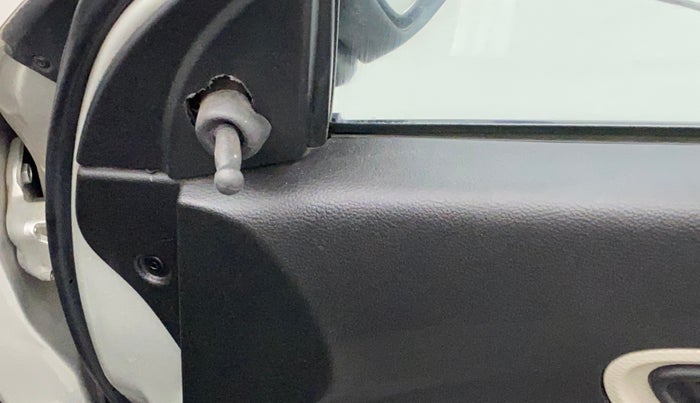 2022 Maruti Alto LXI OPT CNG, CNG, Manual, 33,449 km, Right rear-view mirror - ORVM knob broken and not working