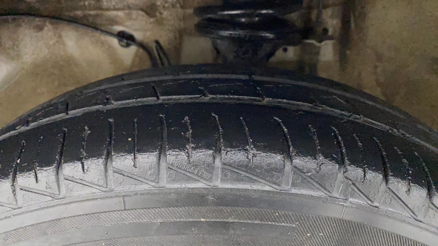 2022 Maruti Alto LXI OPT CNG, CNG, Manual, 33,449 km, Left Front Tyre Tread