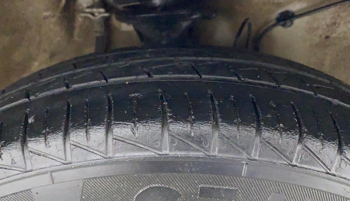 2022 Maruti Alto LXI OPT CNG, CNG, Manual, 33,449 km, Right Front Tyre Tread
