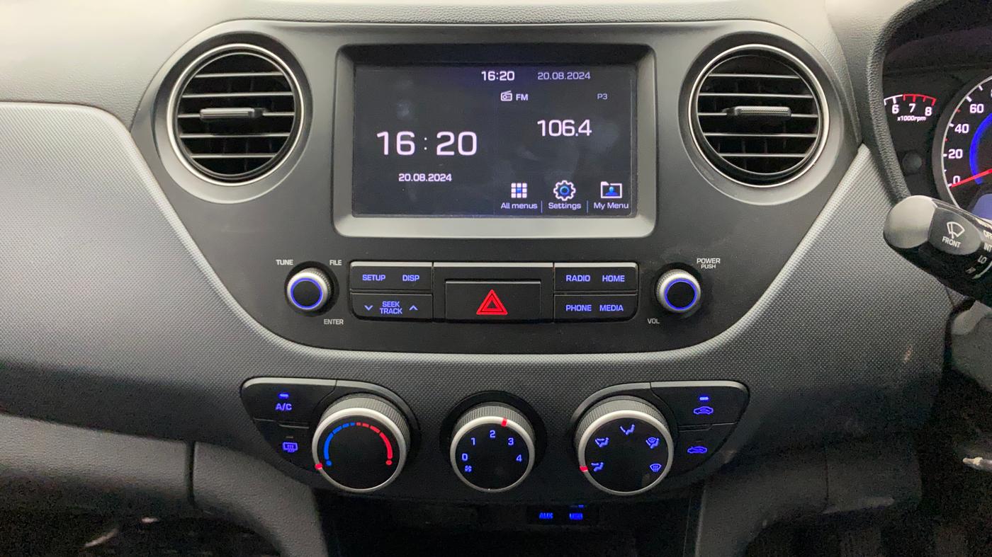 2018 Hyundai Grand i10 SPORTZ 1.2 KAPPA VTVT DUAL TONE, Petrol, Manual, 94,790 km, Air Conditioner