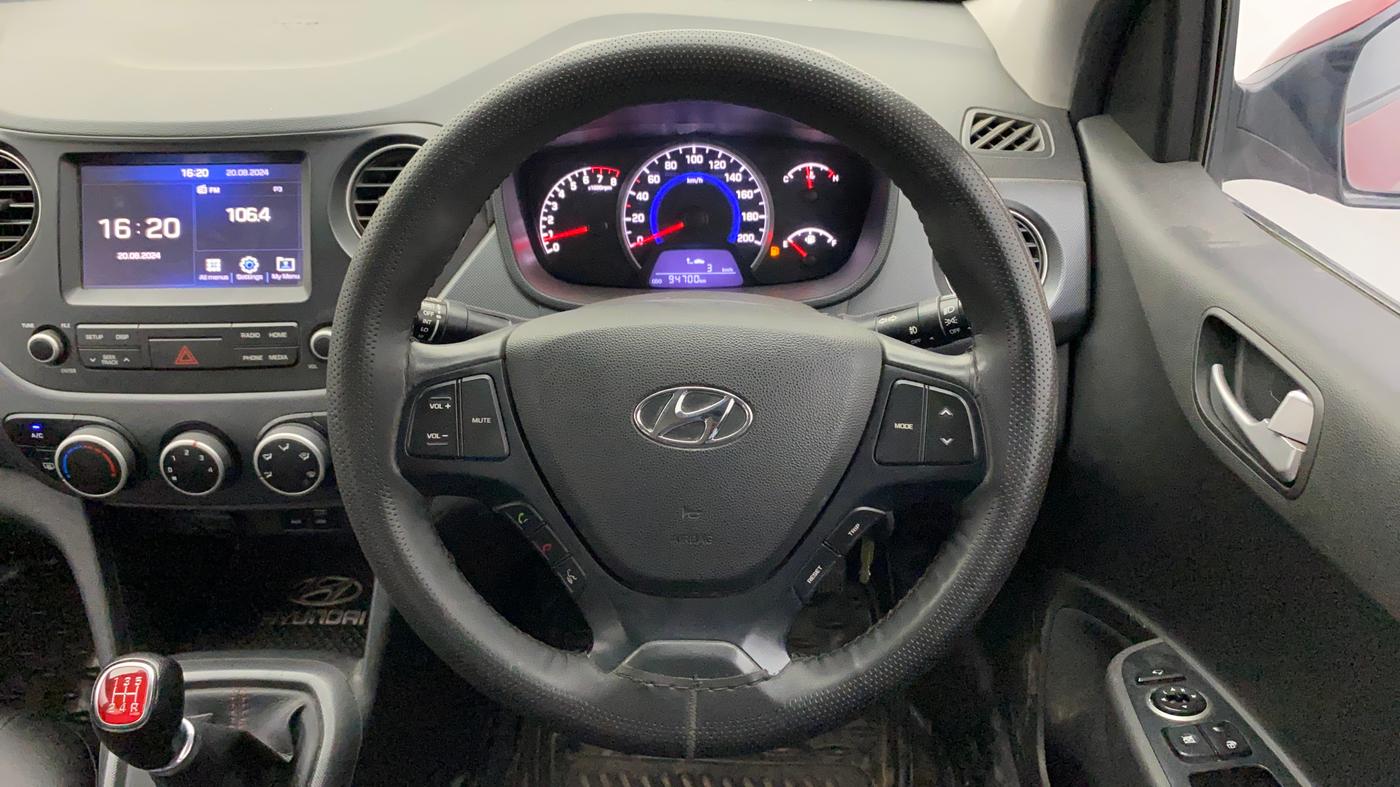 2018 Hyundai Grand i10 SPORTZ 1.2 KAPPA VTVT DUAL TONE, Petrol, Manual, 94,790 km, Steering Wheel Close Up