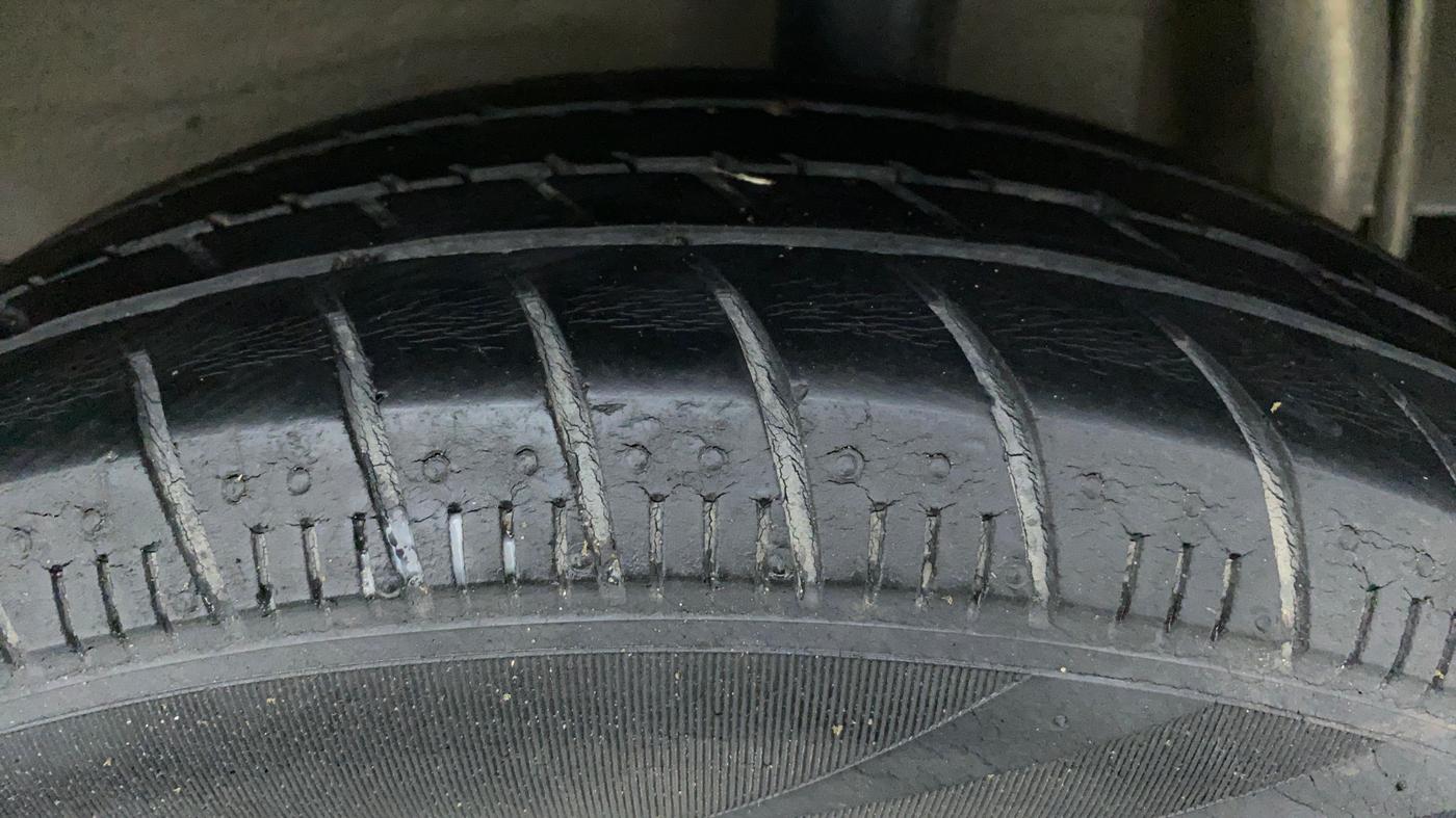 2016 Maruti Celerio ZXI AMT, Petrol, Automatic, 47,672 km, Left Rear Tyre Tread