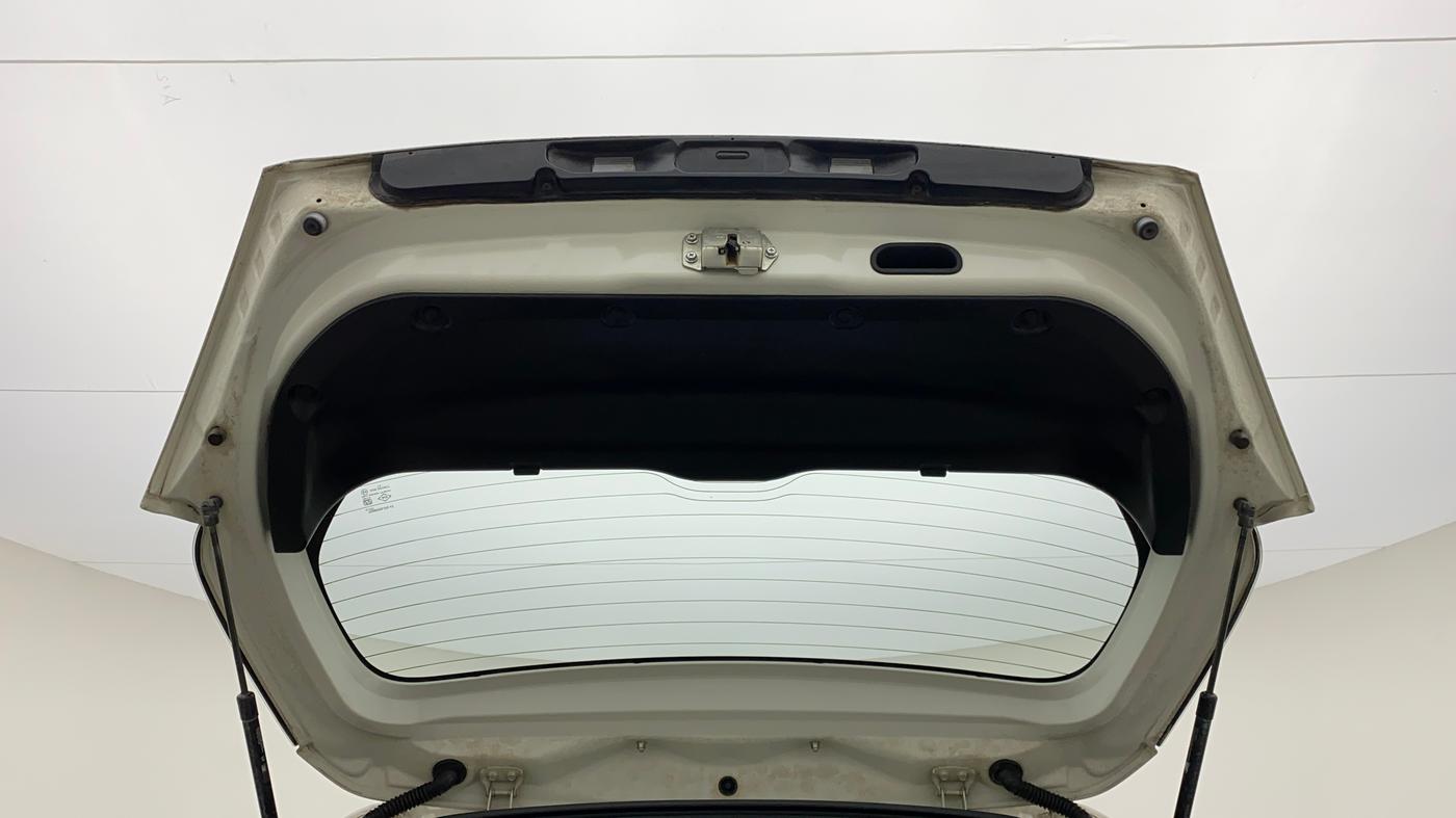 2014 Maruti Swift ZDI, Diesel, Manual, 71,072 km, Boot Door Open