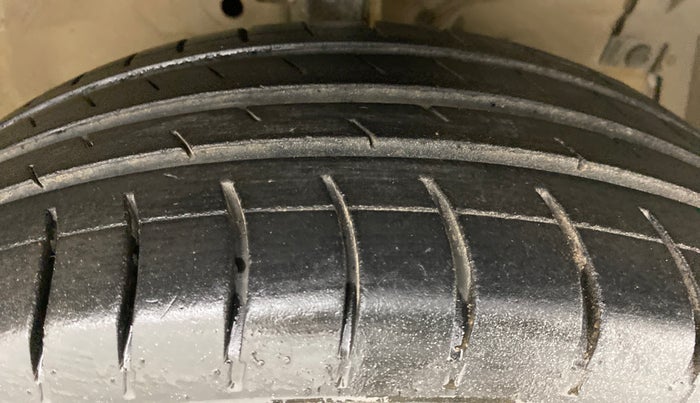 2014 Maruti Swift ZDI, Diesel, Manual, 71,072 km, Right Front Tyre Tread