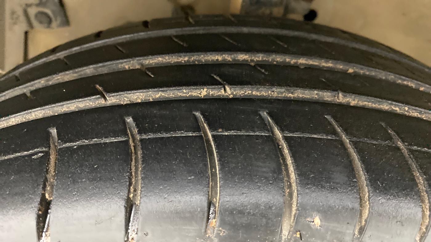 2014 Maruti Swift ZDI, Diesel, Manual, 71,072 km, Left Front Tyre Tread