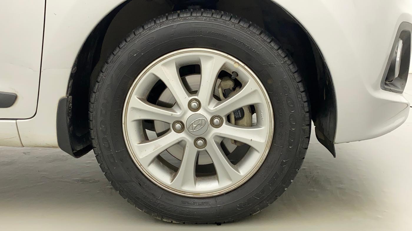 2015 Hyundai Grand i10 ASTA AT 1.2 KAPPA VTVT, Petrol, Automatic, 88,935 km, Right Front Wheel