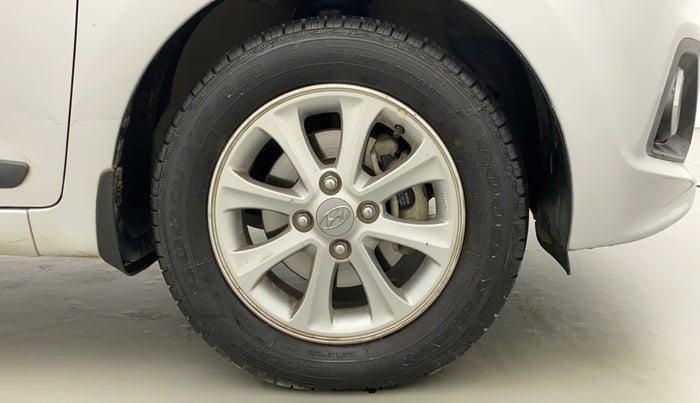 2015 Hyundai Grand i10 ASTA AT 1.2 KAPPA VTVT, Petrol, Automatic, 88,935 km, Right Front Wheel
