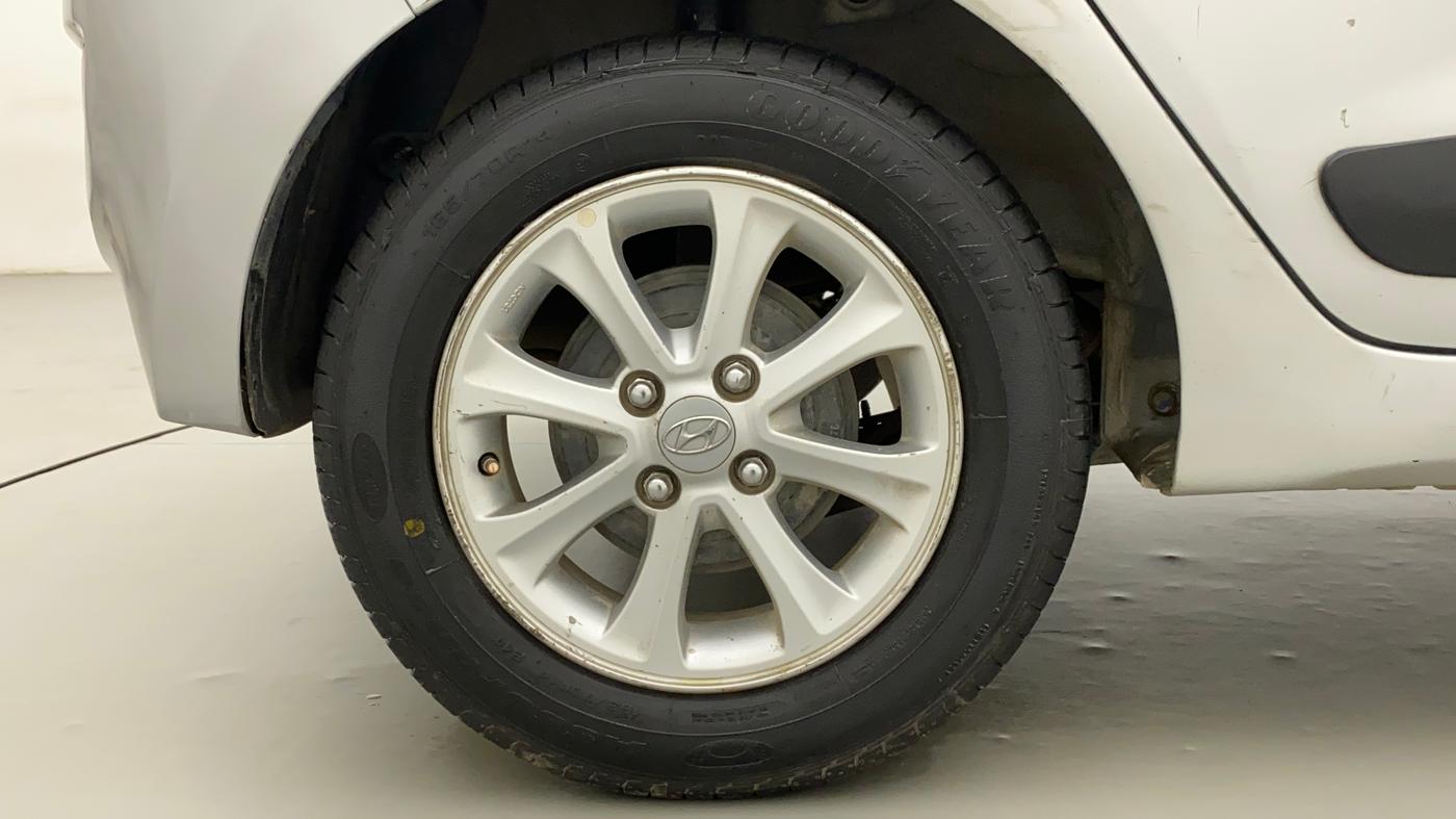 2015 Hyundai Grand i10 ASTA AT 1.2 KAPPA VTVT, Petrol, Automatic, 88,935 km, Right Rear Wheel