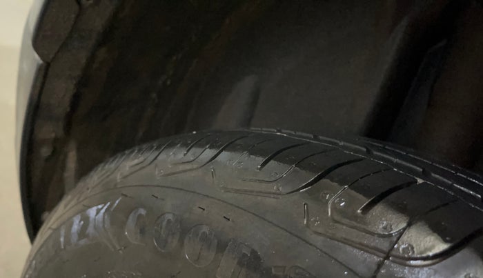 2025 Skoda KUSHAQ  Signature 1.0L TSI MT , Petrol, Manual, 7,939 km, Right Rear Tyre Tread