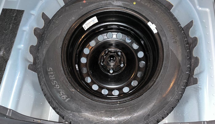 2025 Skoda KUSHAQ  Signature 1.0L TSI MT , Petrol, Manual, 7,939 km, Spare Tyre