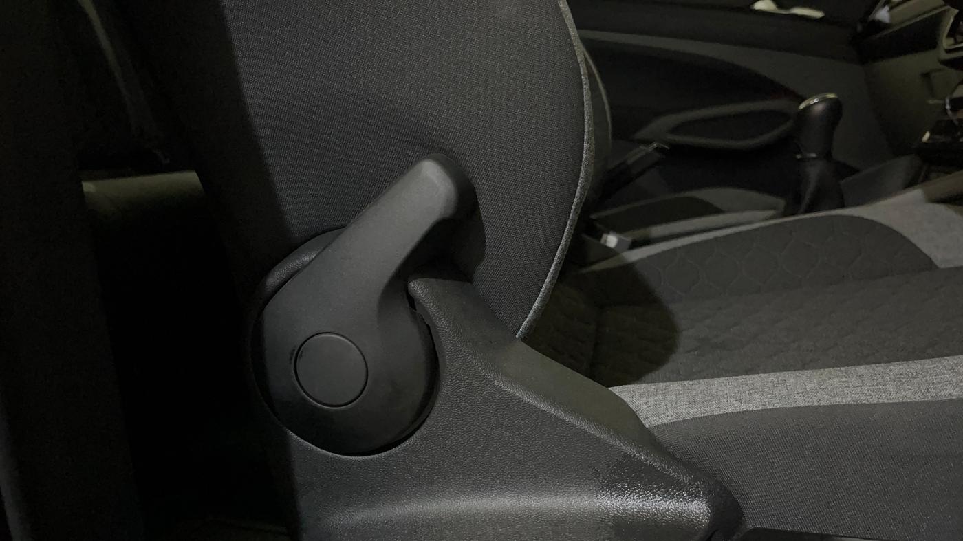 2025 Skoda Kylaq Signature Plus, Petrol, Manual, 7,939 km, Driver Side Adjustment Panel