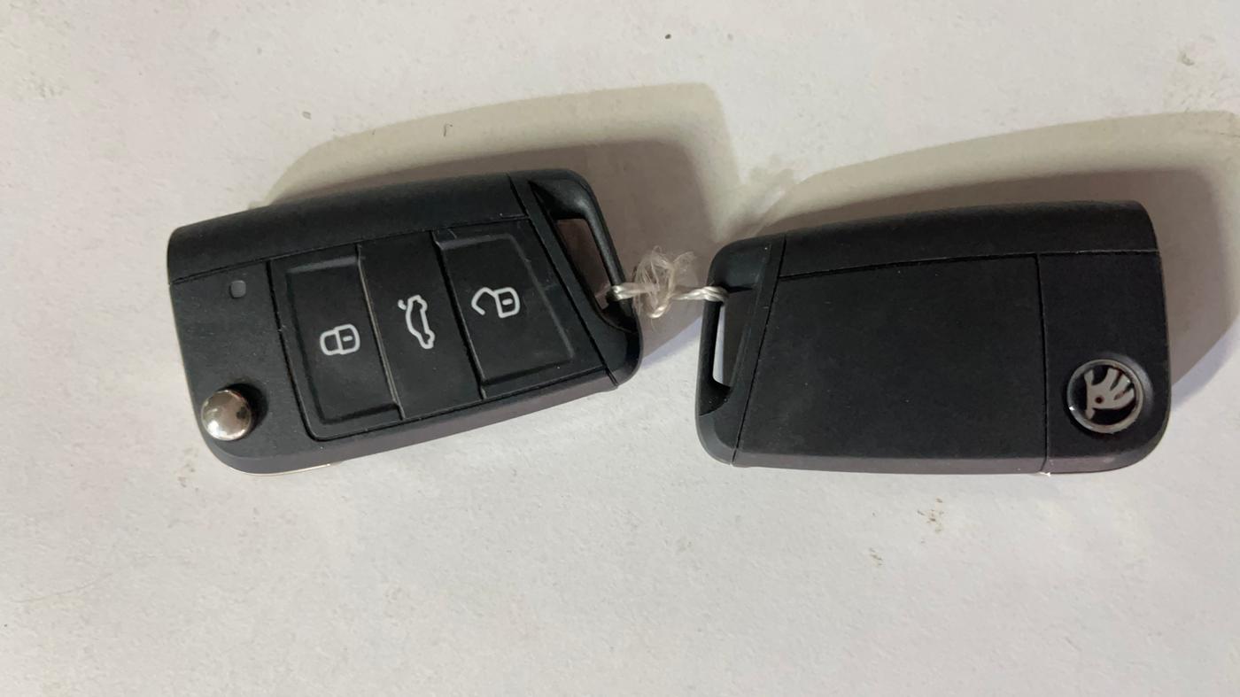 2025 Skoda Kylaq Signature Plus, Petrol, Manual, 7,939 km, Key Close Up