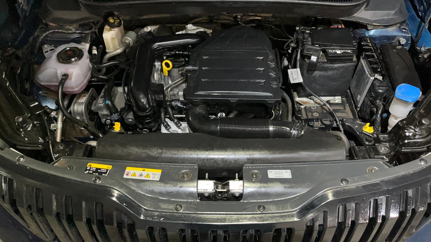 2025 Skoda Kylaq Signature Plus, Petrol, Manual, 7,939 km, Engine View
